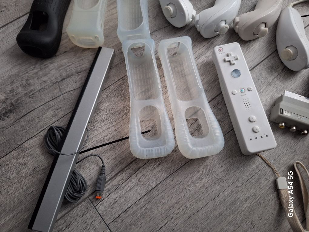 Nintendo Wii pady kontrolery itp
