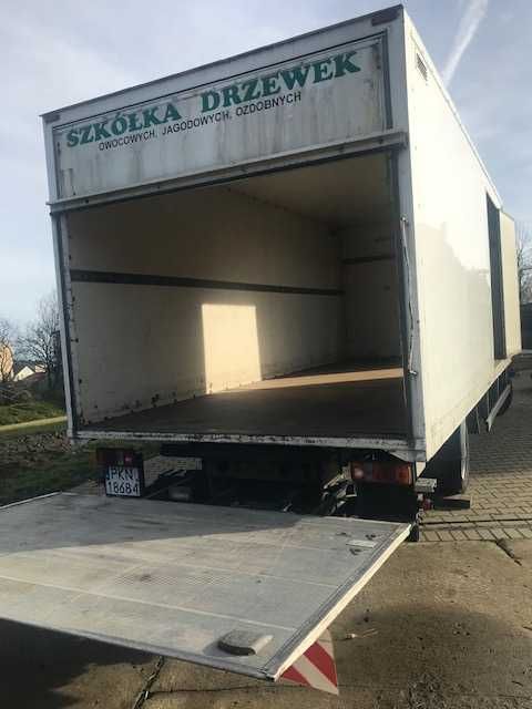 Mercedes 814d, izoterma z windą