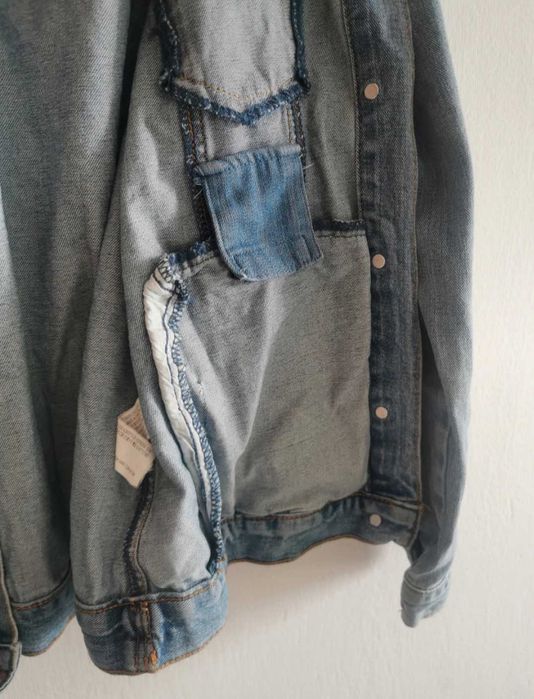 Jeansowa kurtka z kieszeniami