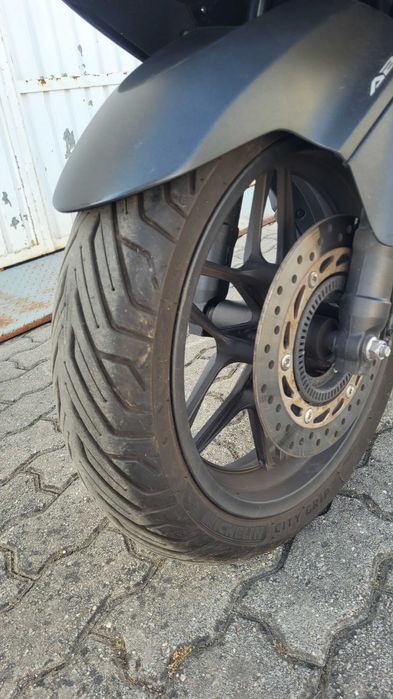 Honda Forza 125cc 2023 como nova com top case