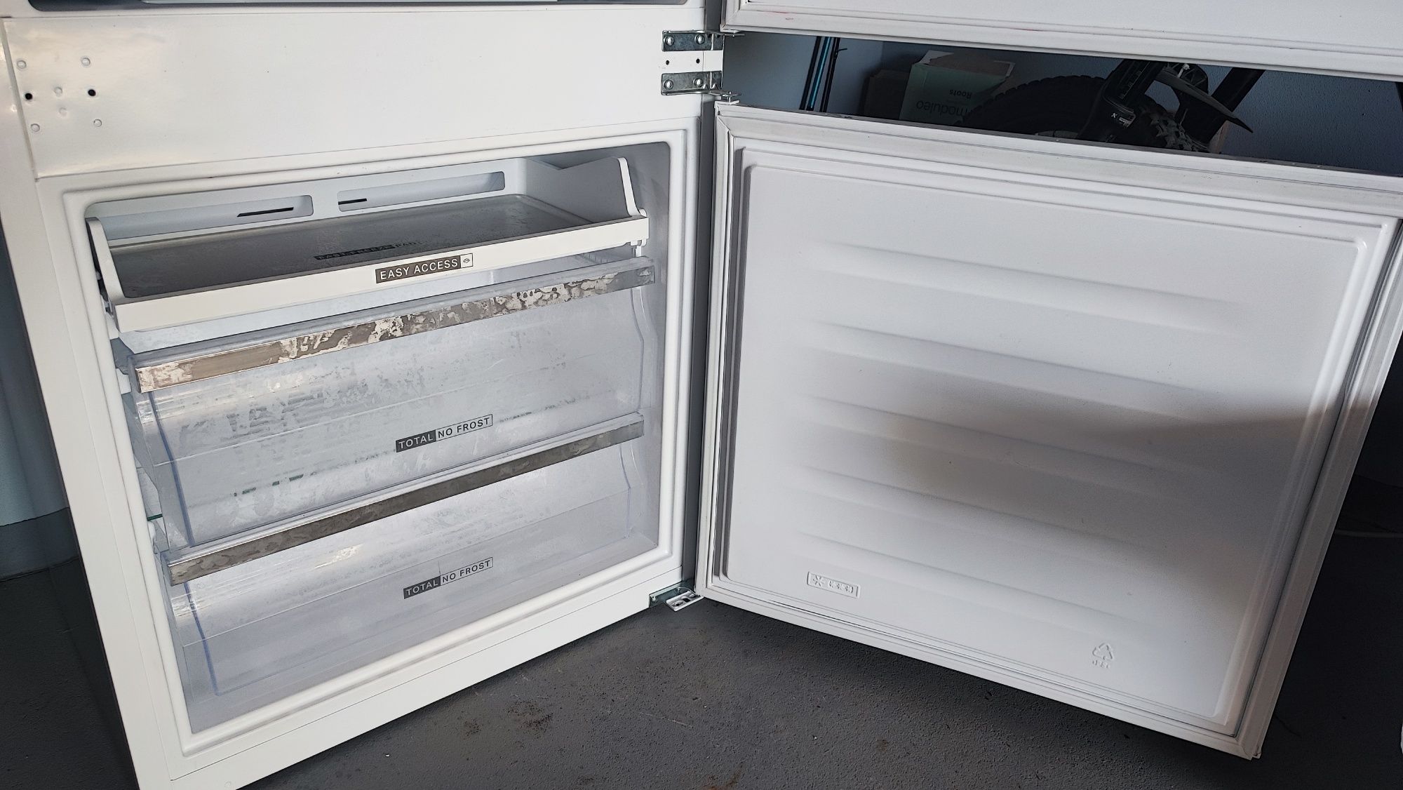 Lodówka WHIRLPOOL WH SP70 T241 P