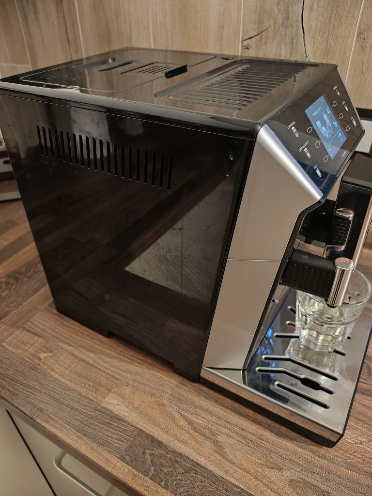 Ekspres DeLonghi Primadonna Class ECAM 550.55