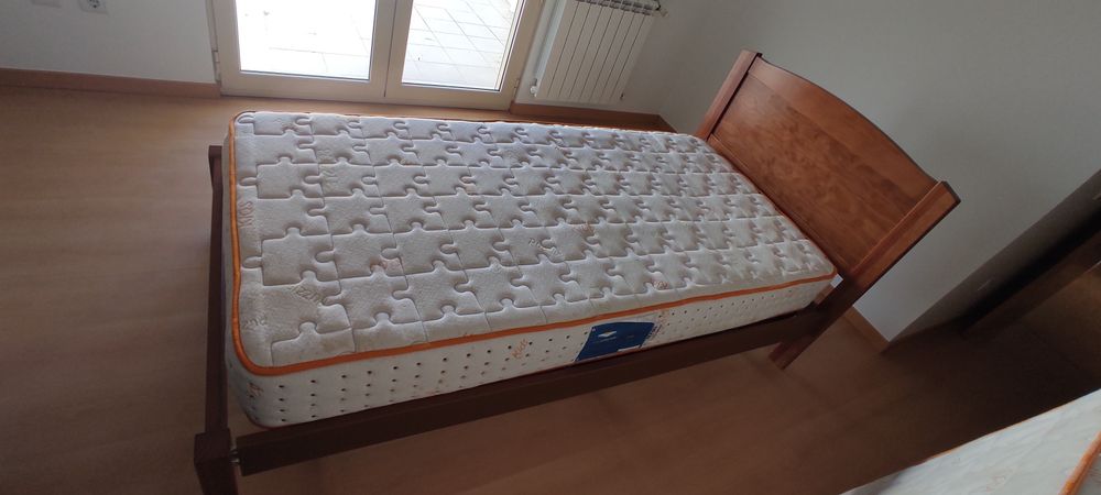 Cama solteiro bom estado