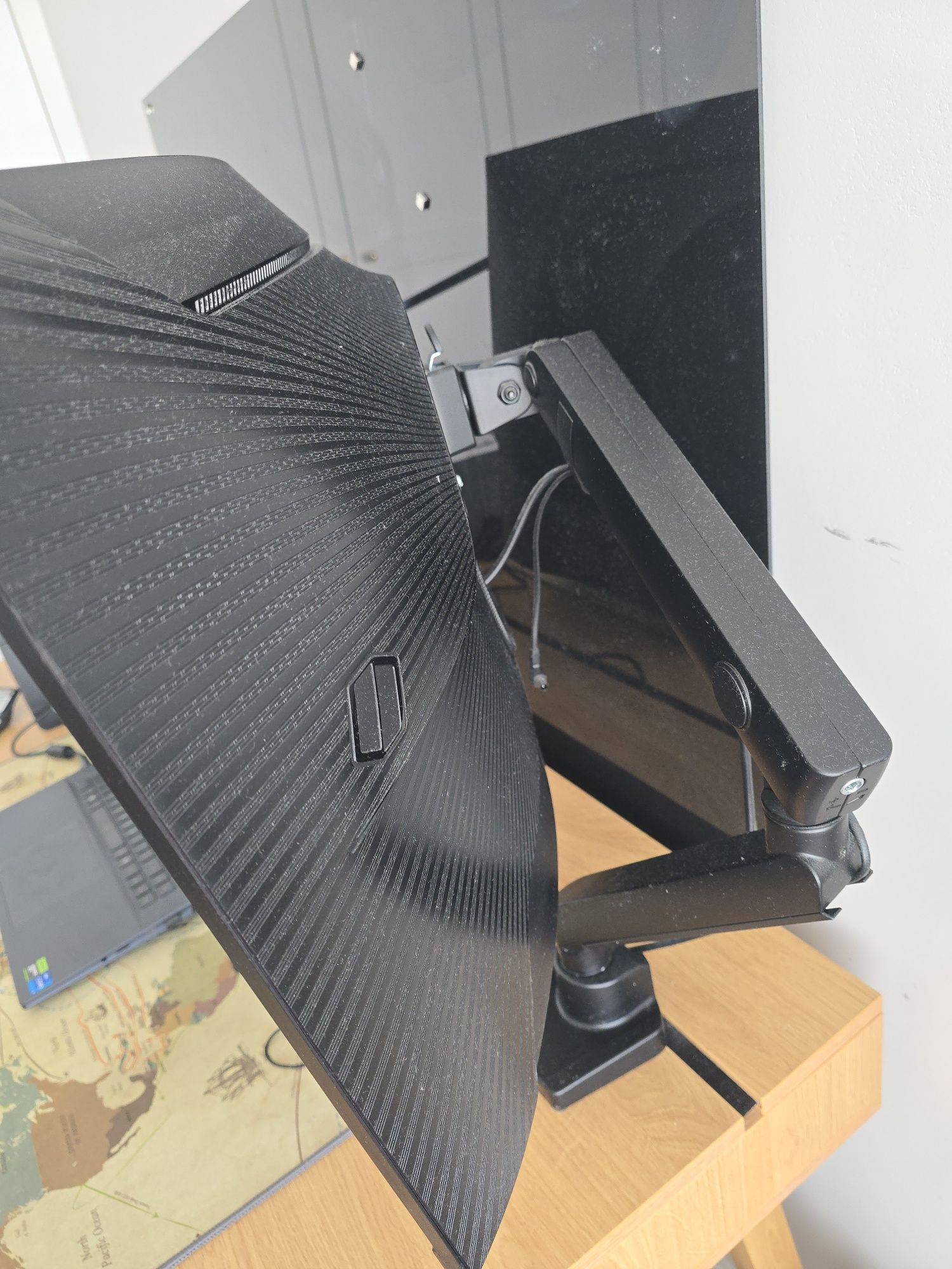 Uchwyt do monitora ICY BOX 10-32 cali IB-MS313-T