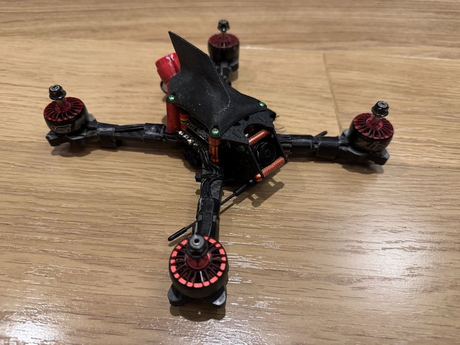 Race dron FPV od DemonRC, T-Motor, Xing, TBS