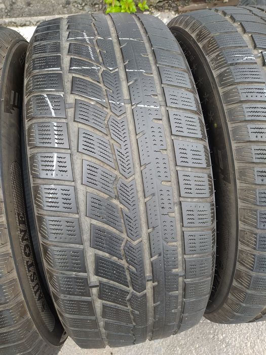 235/55/18 шини зимові Austone