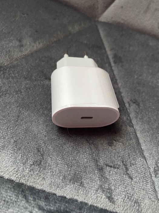 Швидкий зарядний блочок 20W USB-C для iPhone
