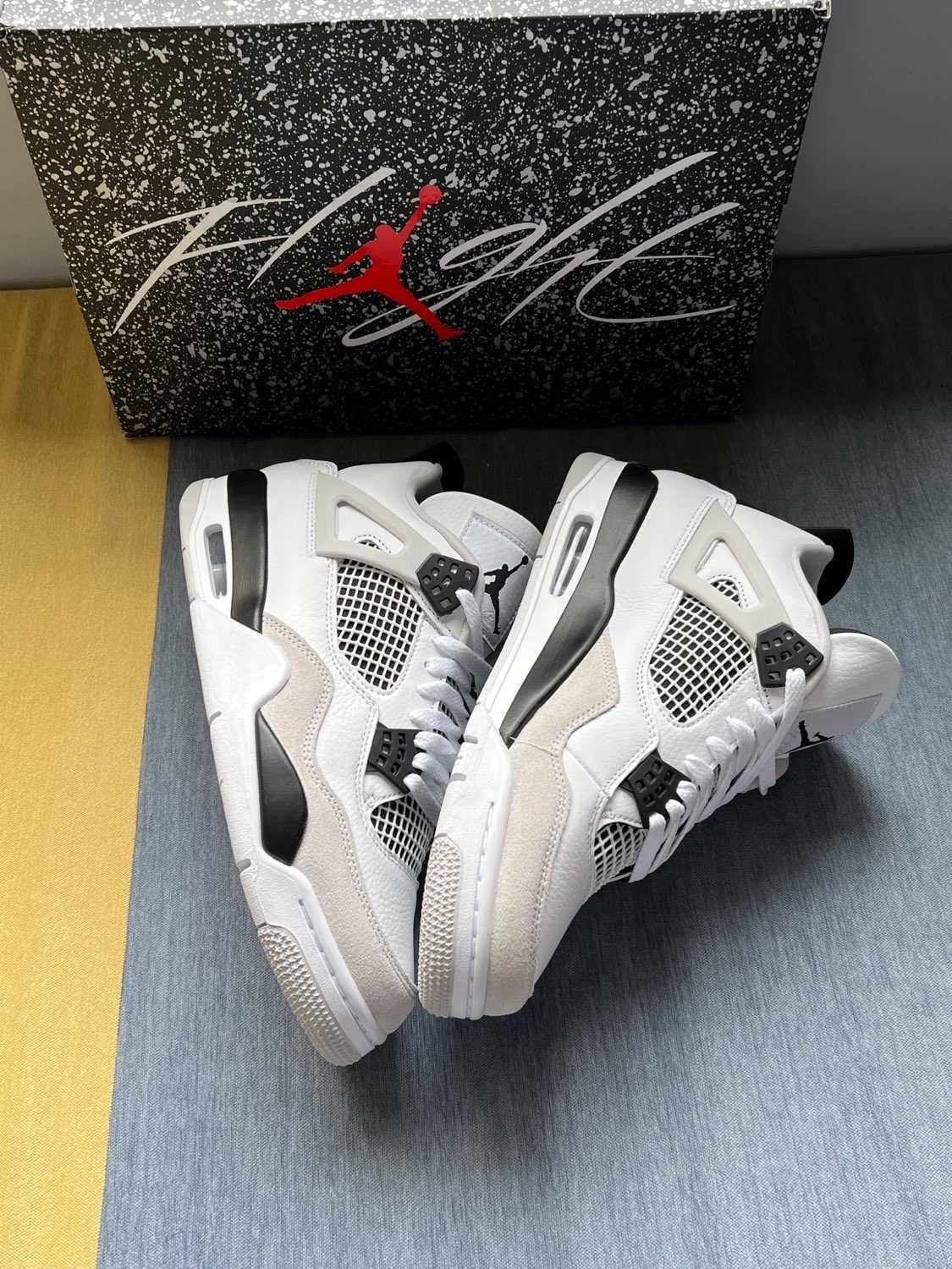 Buty AirJordan4 Retro military black nowy UnisexTrampki.37.5
