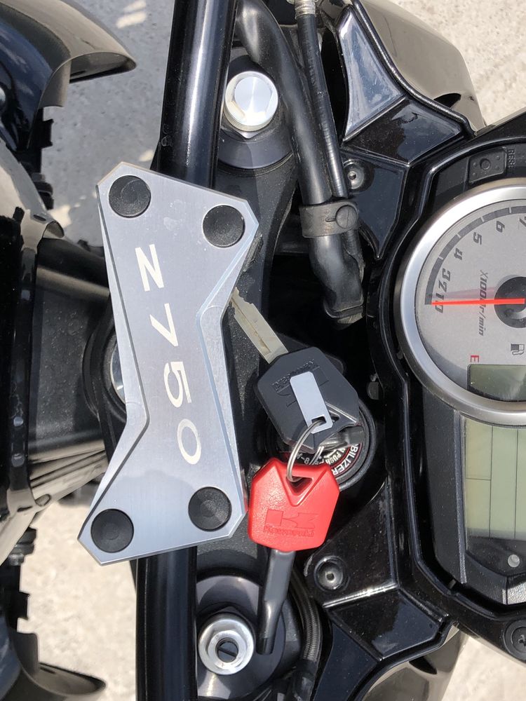 Продам  мотоцикл Kswasaki Z750