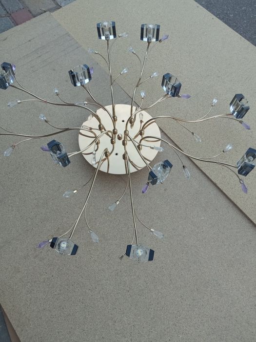 Продам люстру...