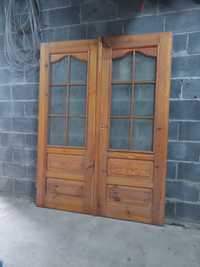 Duże drzwi drewniane