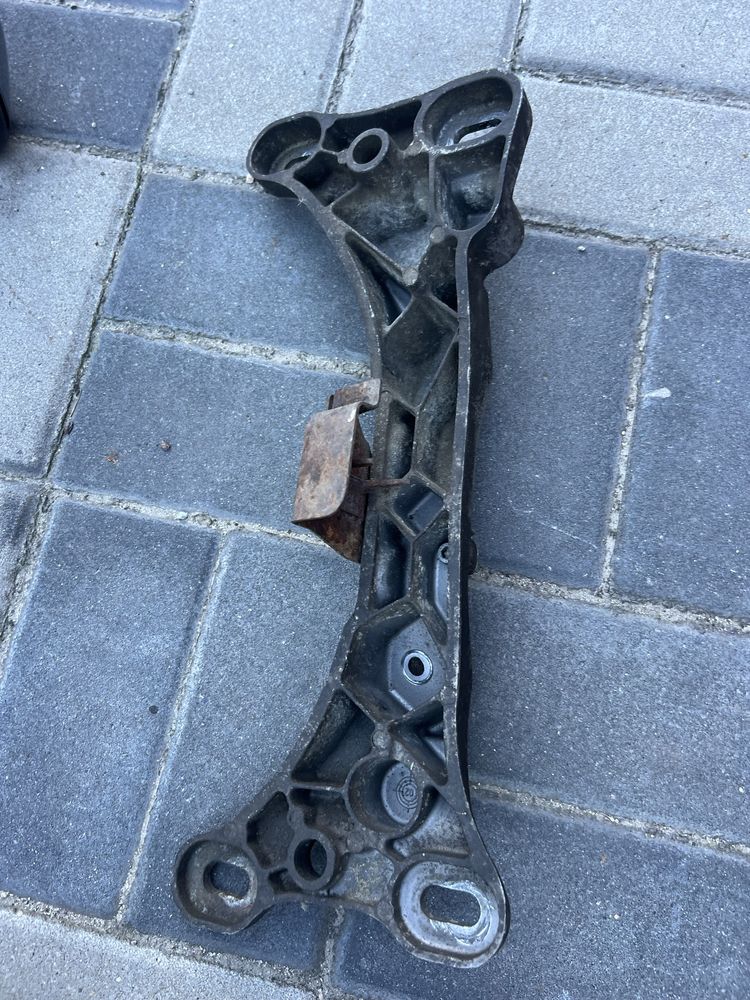 Podpora łapa skrzyni biegów bmw e46 valvetronic n42 n46 automat