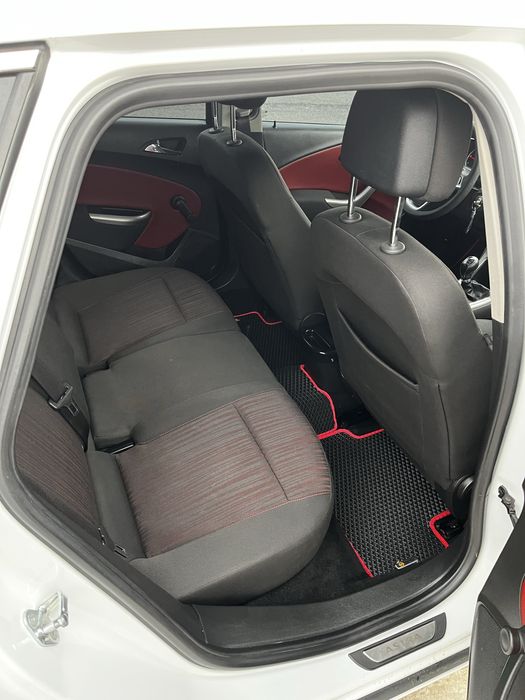 Продам Opel Astra 2011