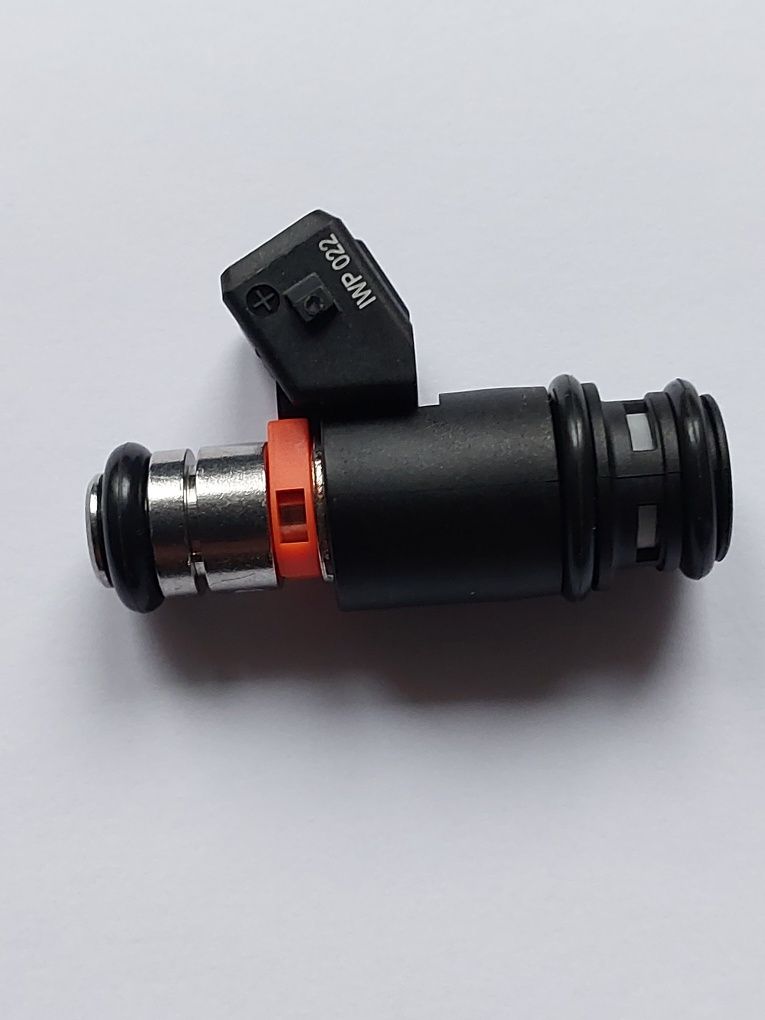 Wtryskiwacz paliwa IWP022 VW Transporter T4 2,5 B 2,8 VR6 wtrysk