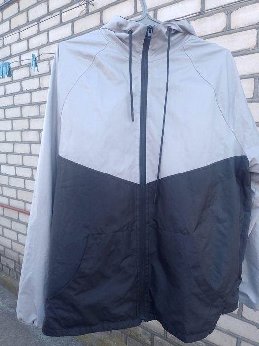 Чоловічий спортивний костюм