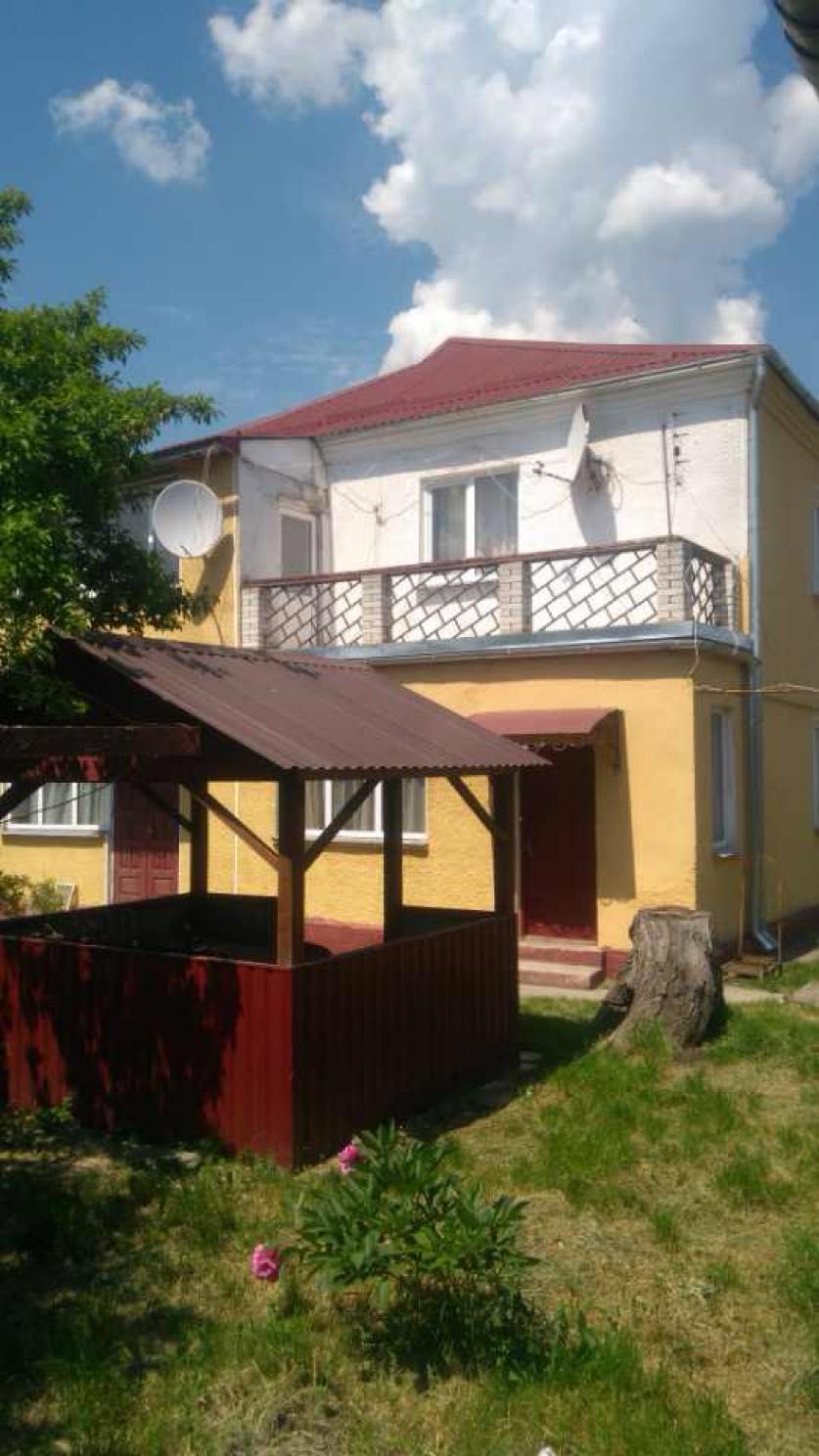 Продається Двоповерховий Будинок у смт. Сатанів, Хмельницька область