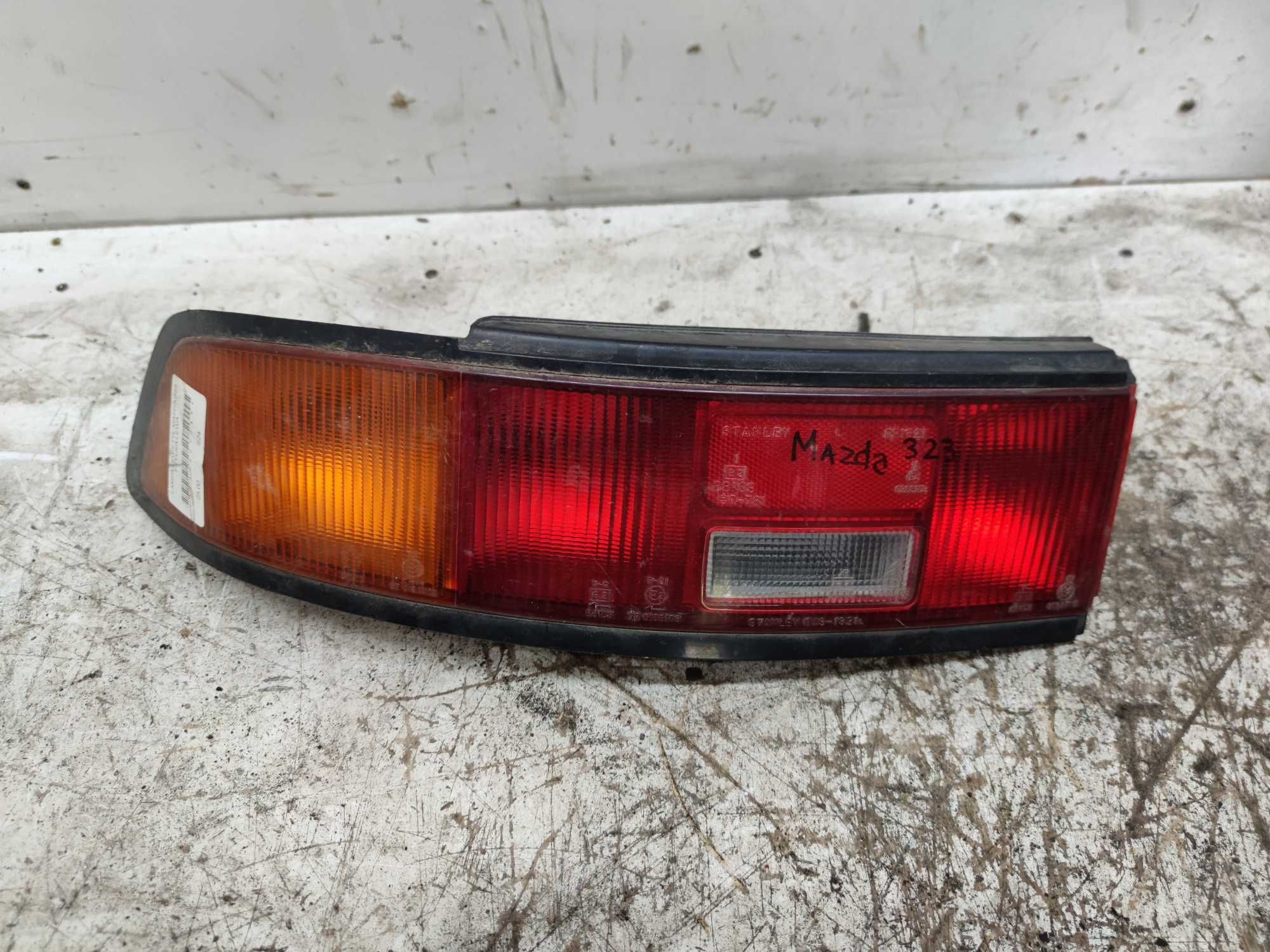 Mazda 323F BG Lampa Lewy Tył Lewa Tylna