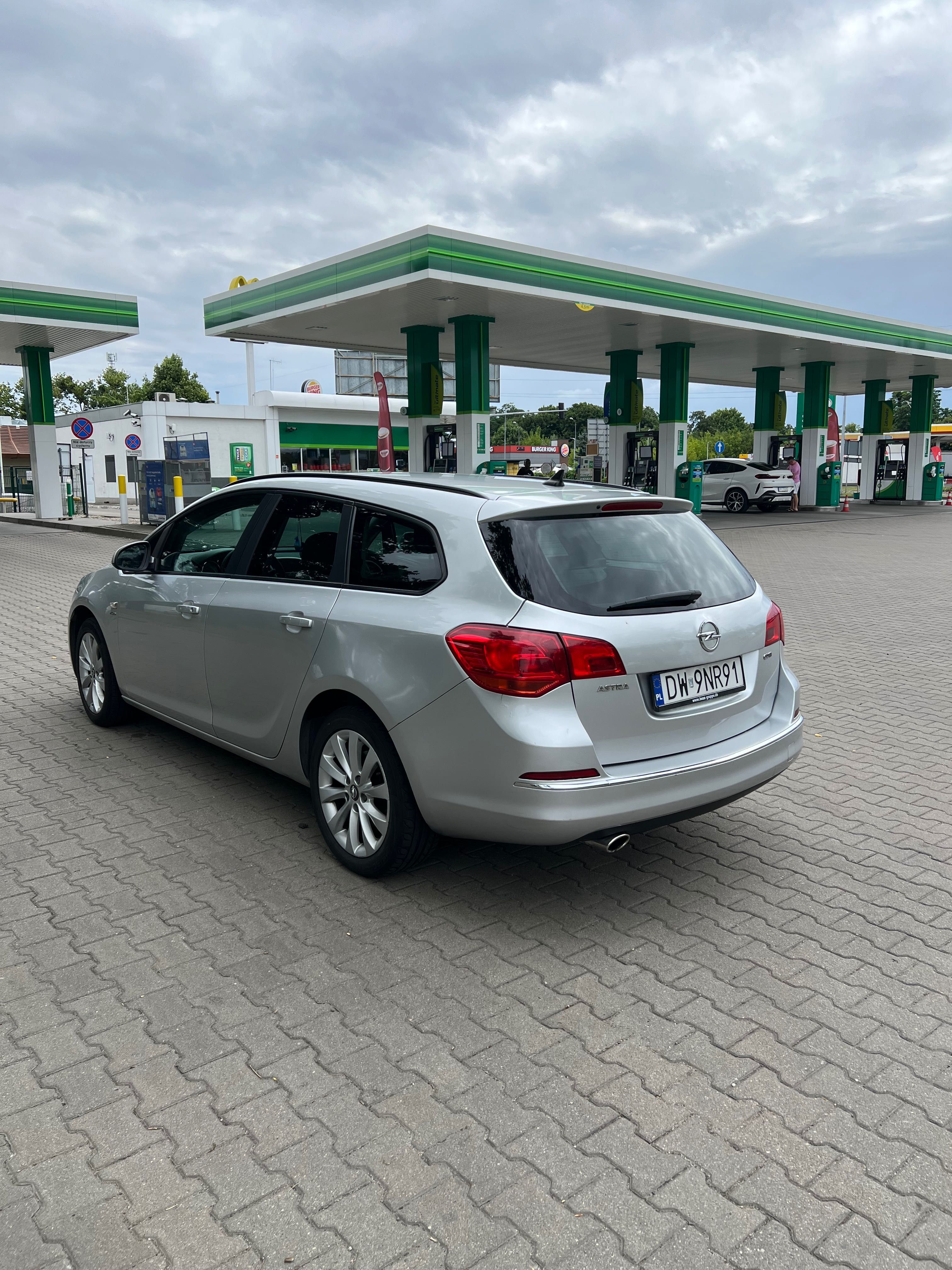 Sprzedam Opel Astra J