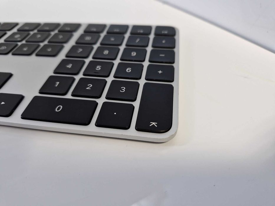 Oryginalna klawiatura APPLE Magic Keyboard z Touch ID
