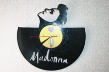 Relógio de Parede em Vinil - MADONNA