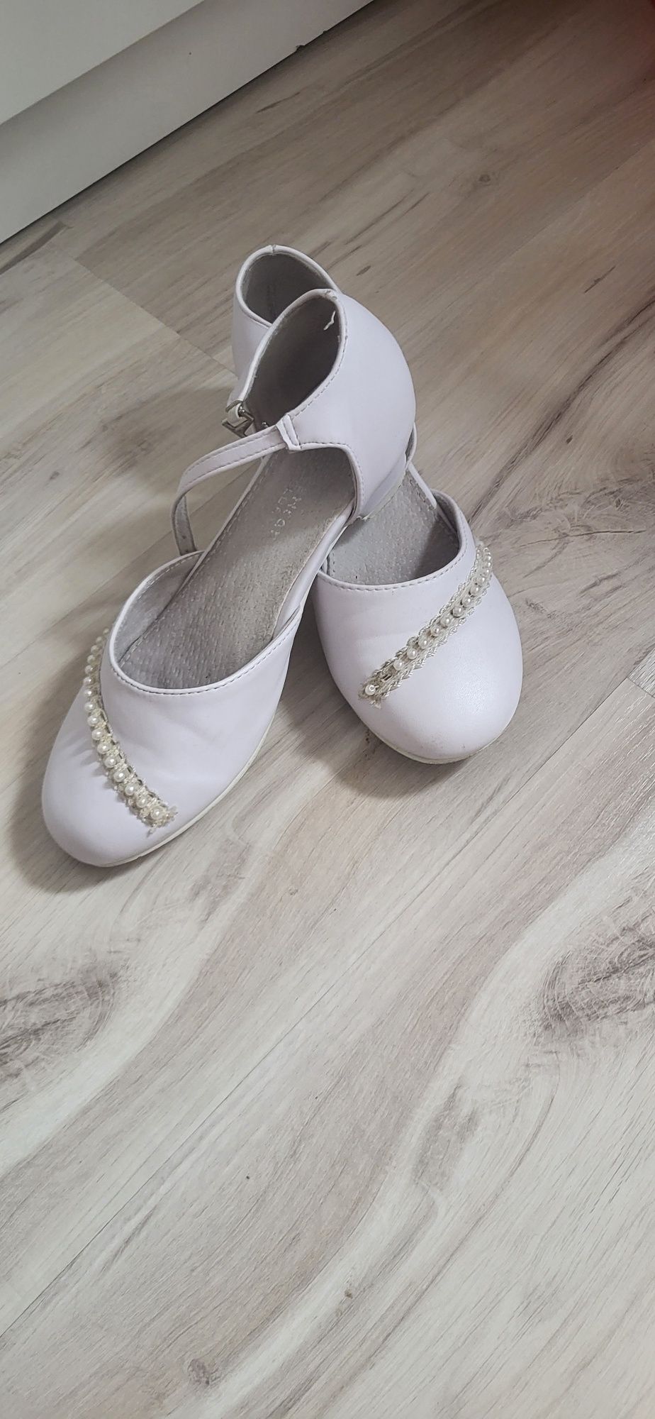 Buty komunijne r.34