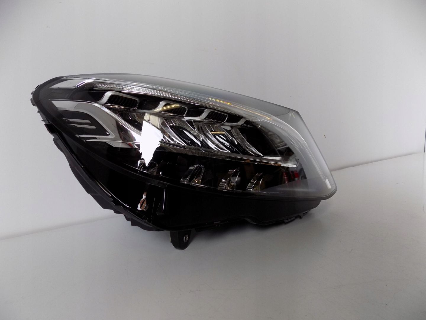 Lampa mercedes benz C W205 Lci Led   prawa 6406