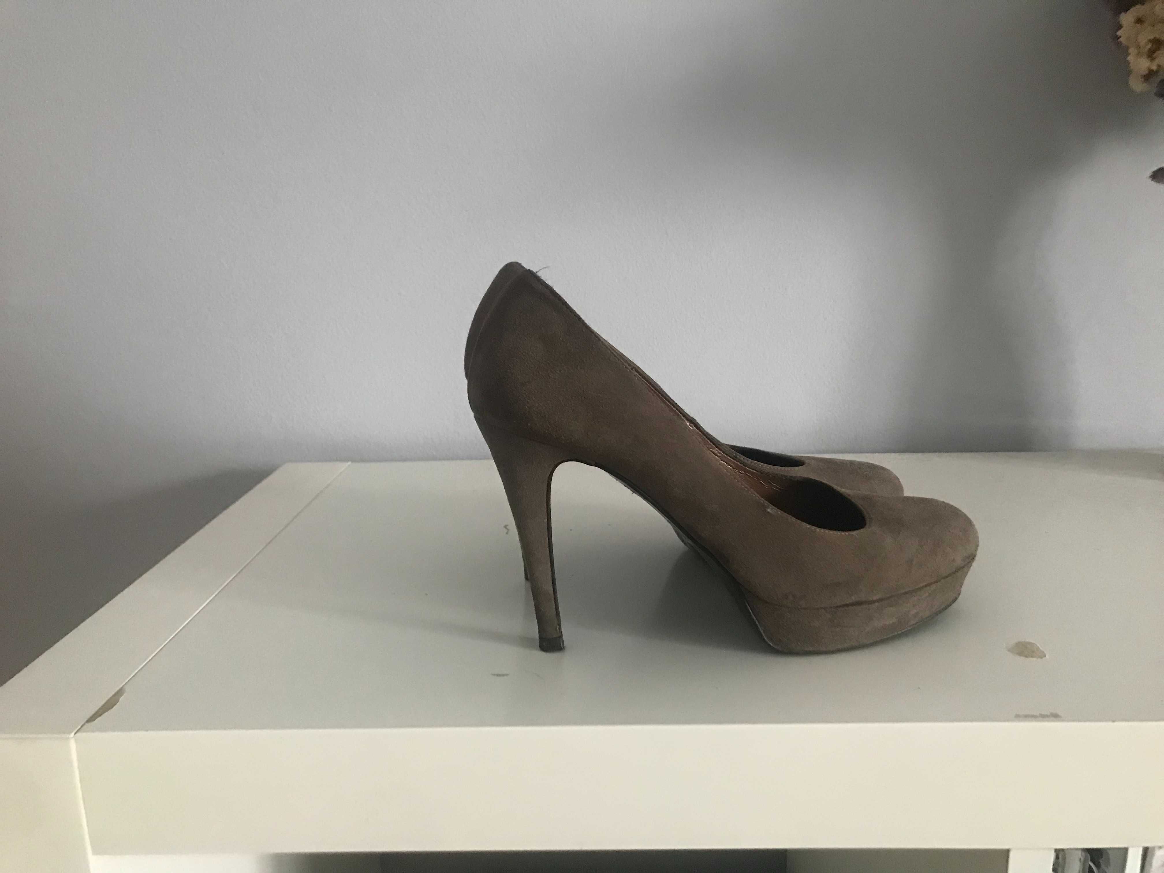 Conjunto de 3 sapatos de senhora