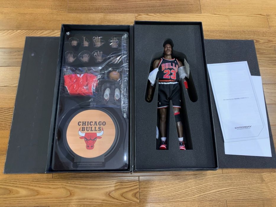Michael Jordan #23 1/6 Enterbay black NBA Chicago Bulls