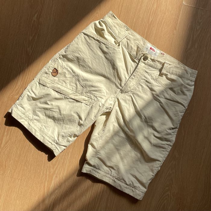 Трекинговые карго шорты Fjallraven бежевые