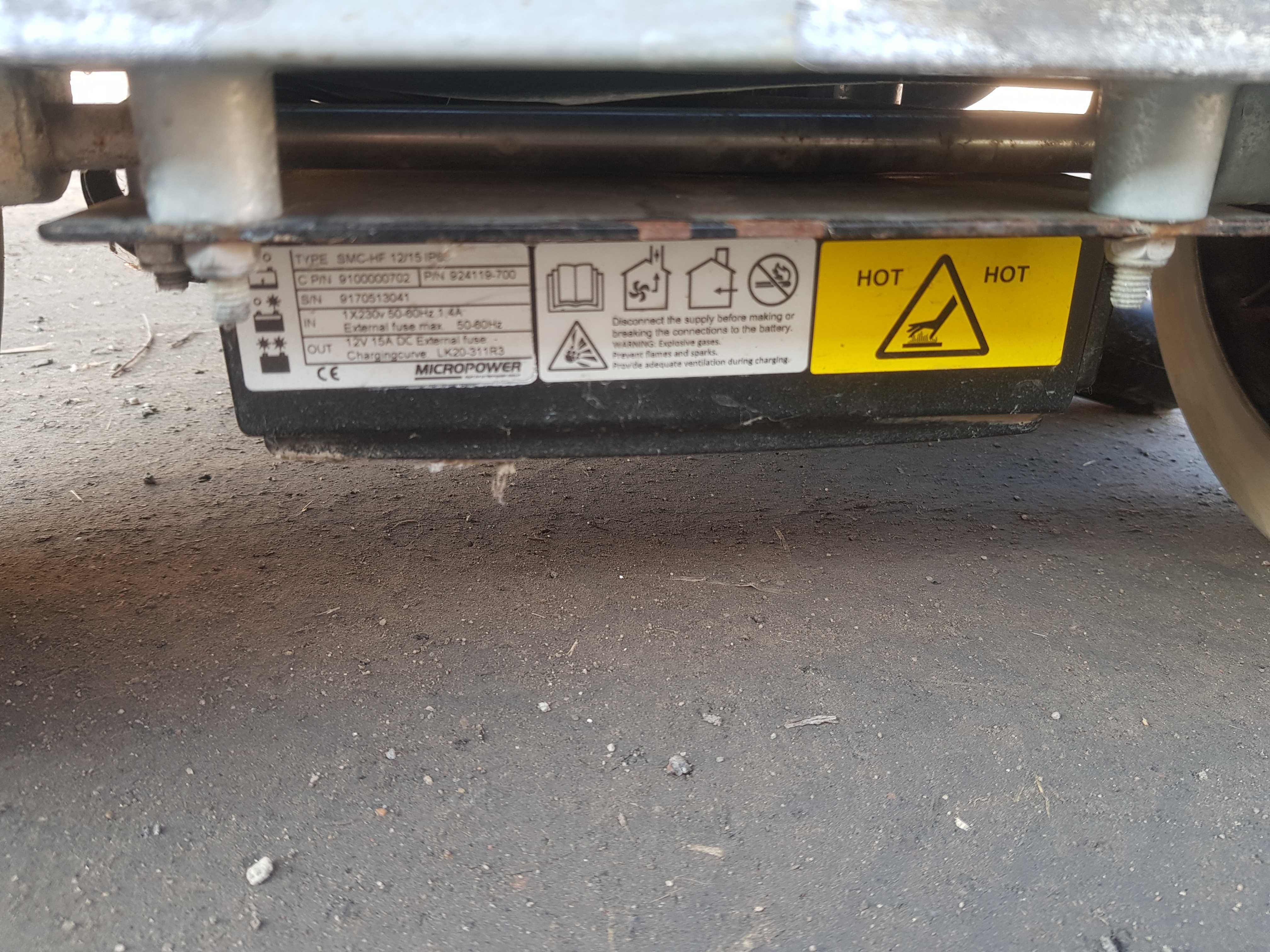 Profesjonalna Szorowarka Nilfisk SC 350 automat myjący