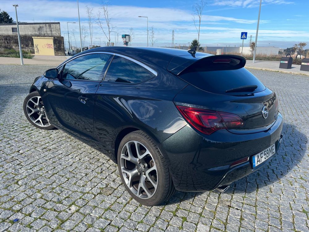 Opel Astra Gtc 2.0 Biturbo