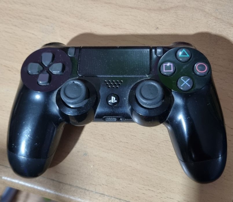Ps4 500gb com acessórios