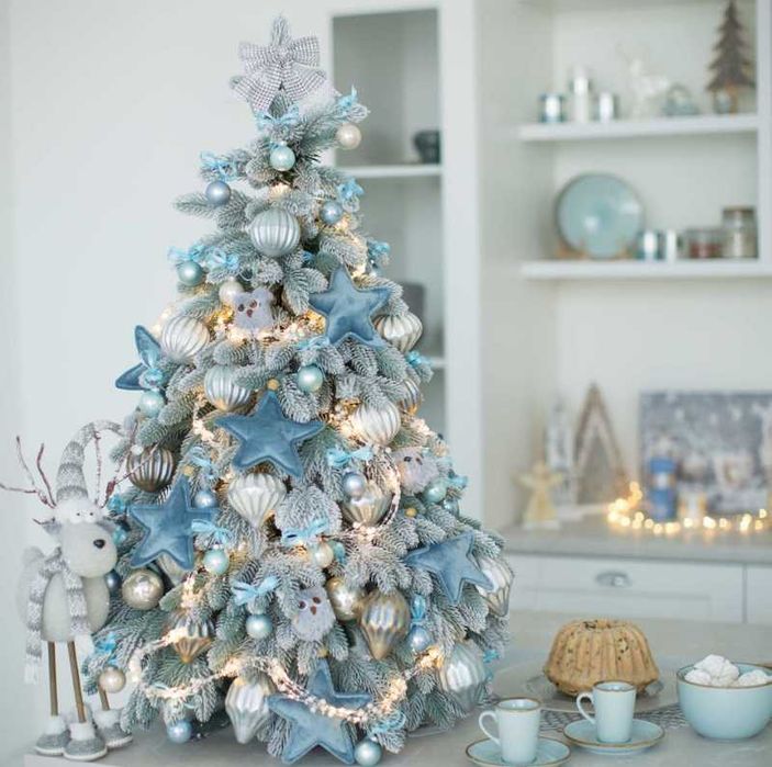 Ялинка Мирабель голуба засніжена 1м + ялинкові кульки