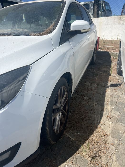 Alugo viaturas para uso particular