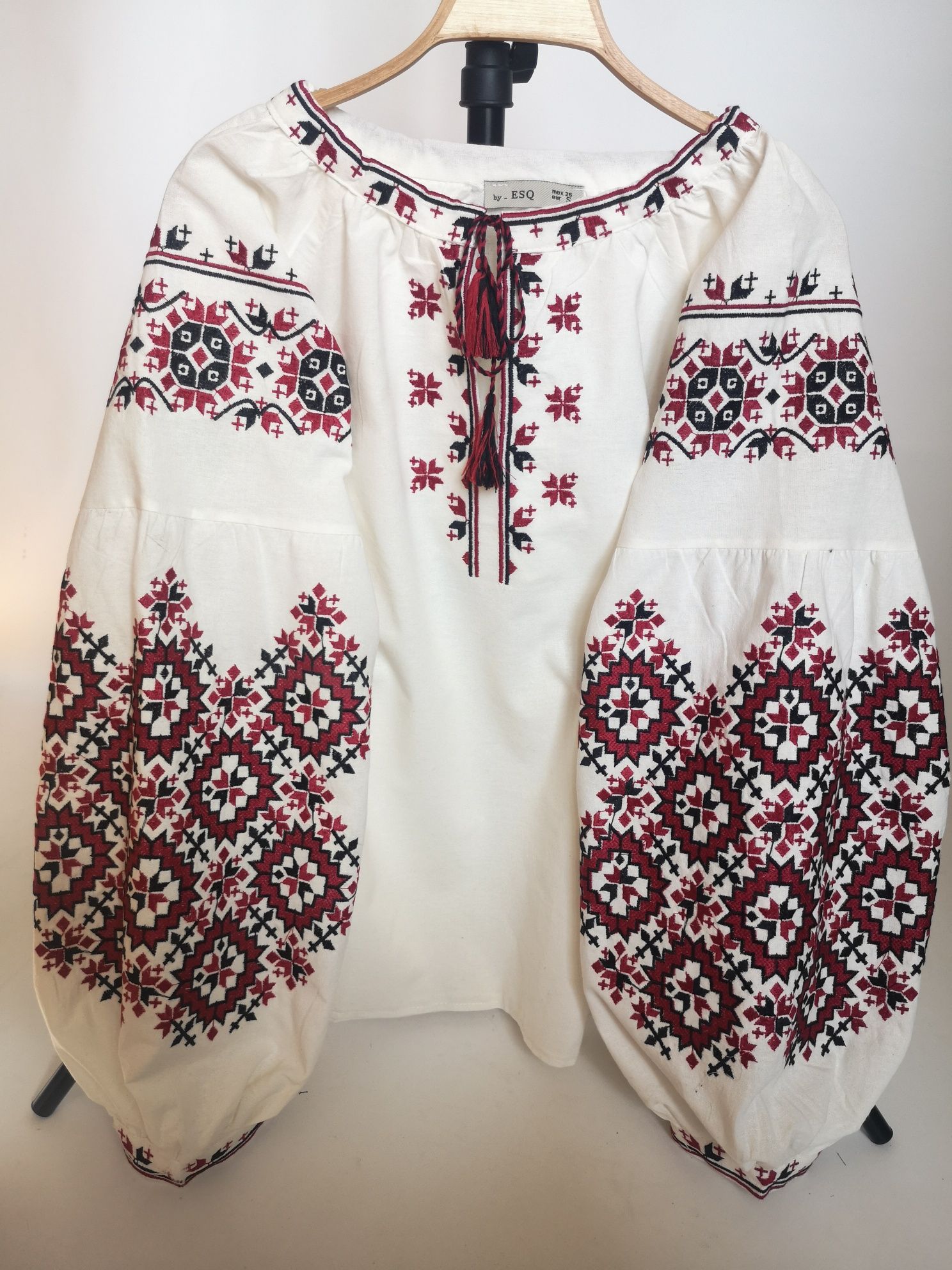 Жіноча вишиванка S, М
