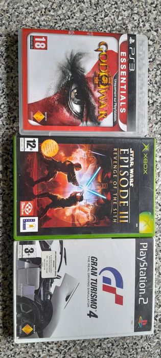 Star wars episode 3 evenge of the sith/God of war 3/Gran turismo 4