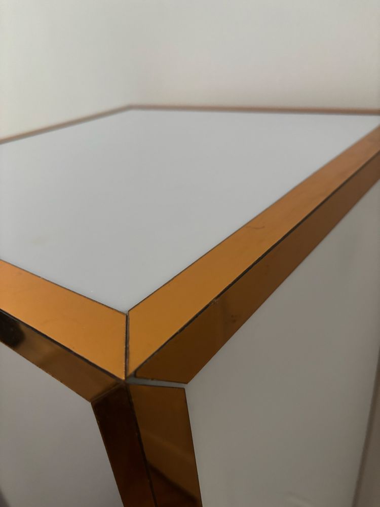 Szafa gablota wystawowa plastikowa z oswietleniem led ciuchy box szafk