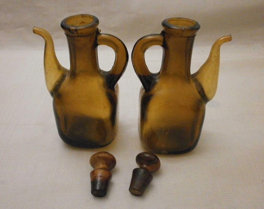 Старі німецькі прибори для спецій.