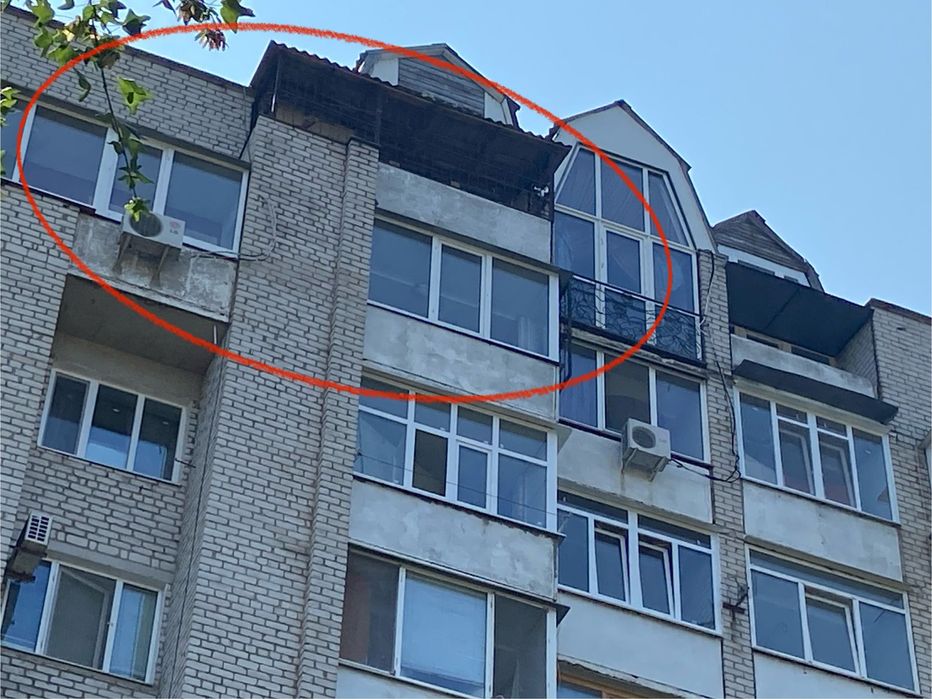 Продаж 2к/кв з додатковою кімнатою на мансарді в центрі міста (л1)