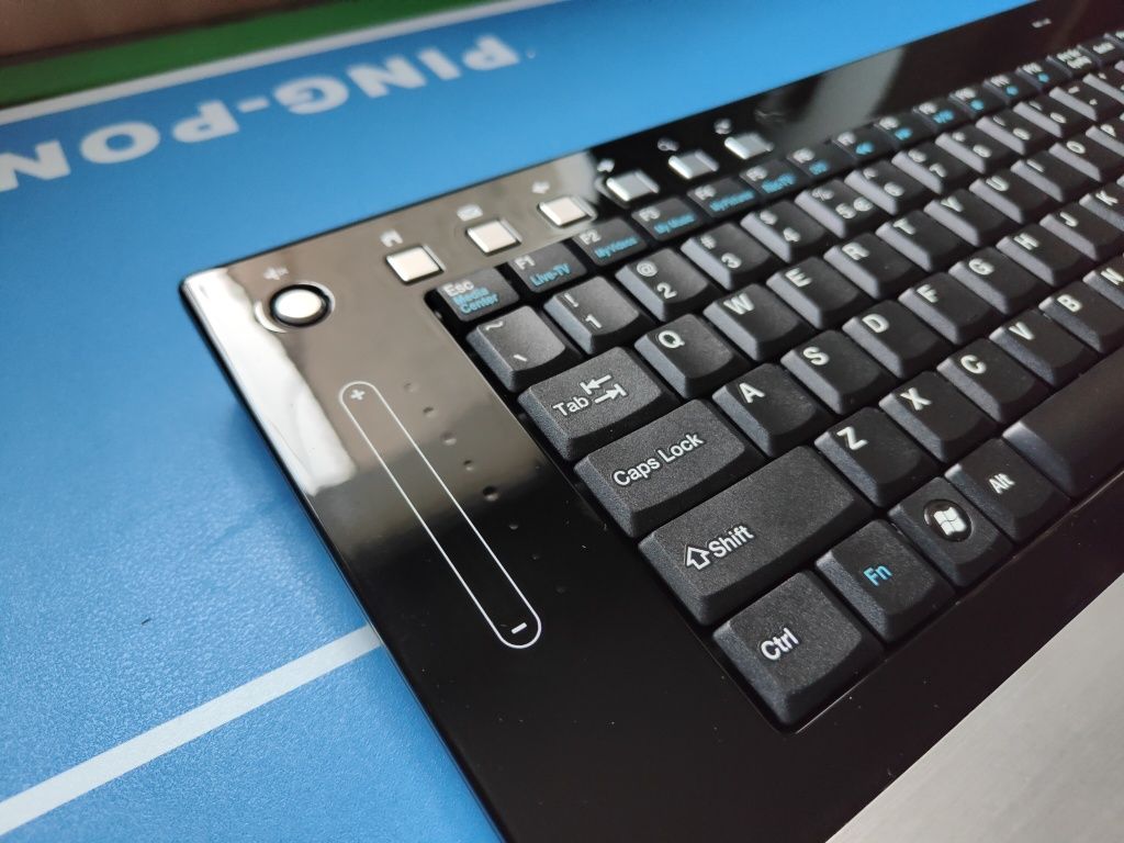 Klawiatura bezprzewodowa touchpad do telewizora /PC/LAP/Tablet