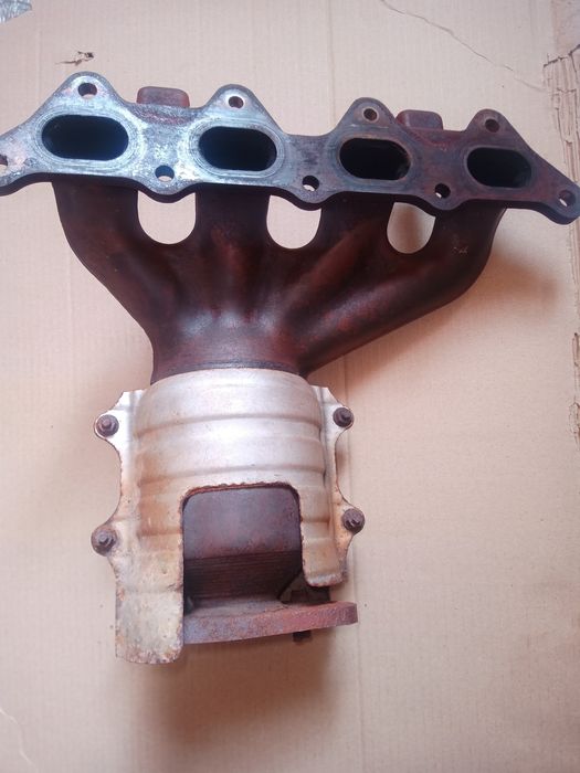 Колектор випускний з каталізатором 1.6 Mitsubishi Lancer 9 2003-