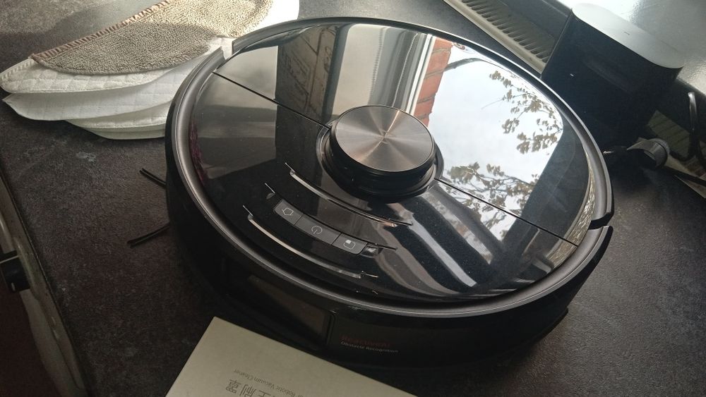 Продам робот пилосос Roborock S6 Max V