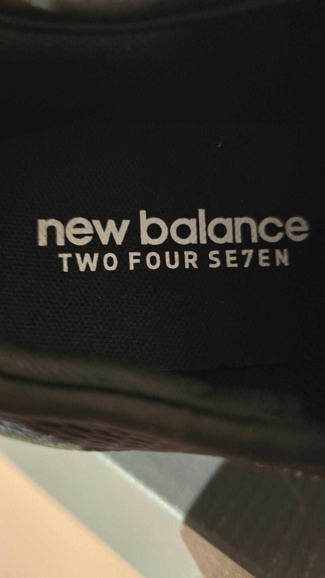 Sneakersy sportowe czarne New Balance rozmiar 40 / wkładka 25 cm