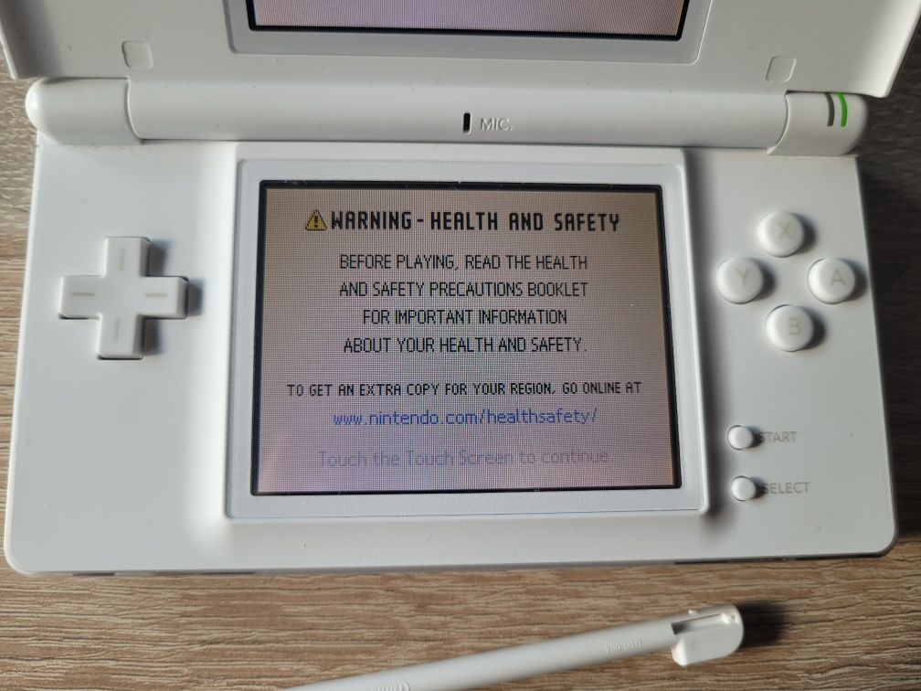 Nintendo DS Lite USG-001 + Pokemon Mystery Dungeon Blue Rescue Team