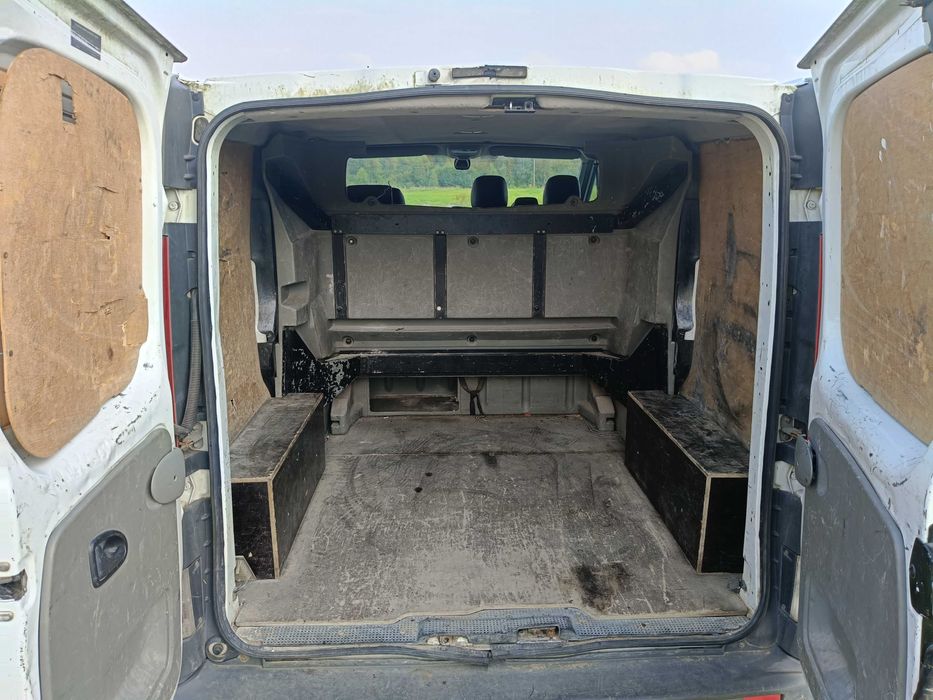 Renault Trafic 2012 rok Holenderka klima 2.0 dCi 115 koni 6 cio os