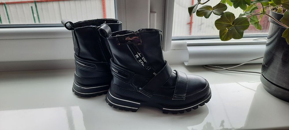 Продам ботинки на девочку