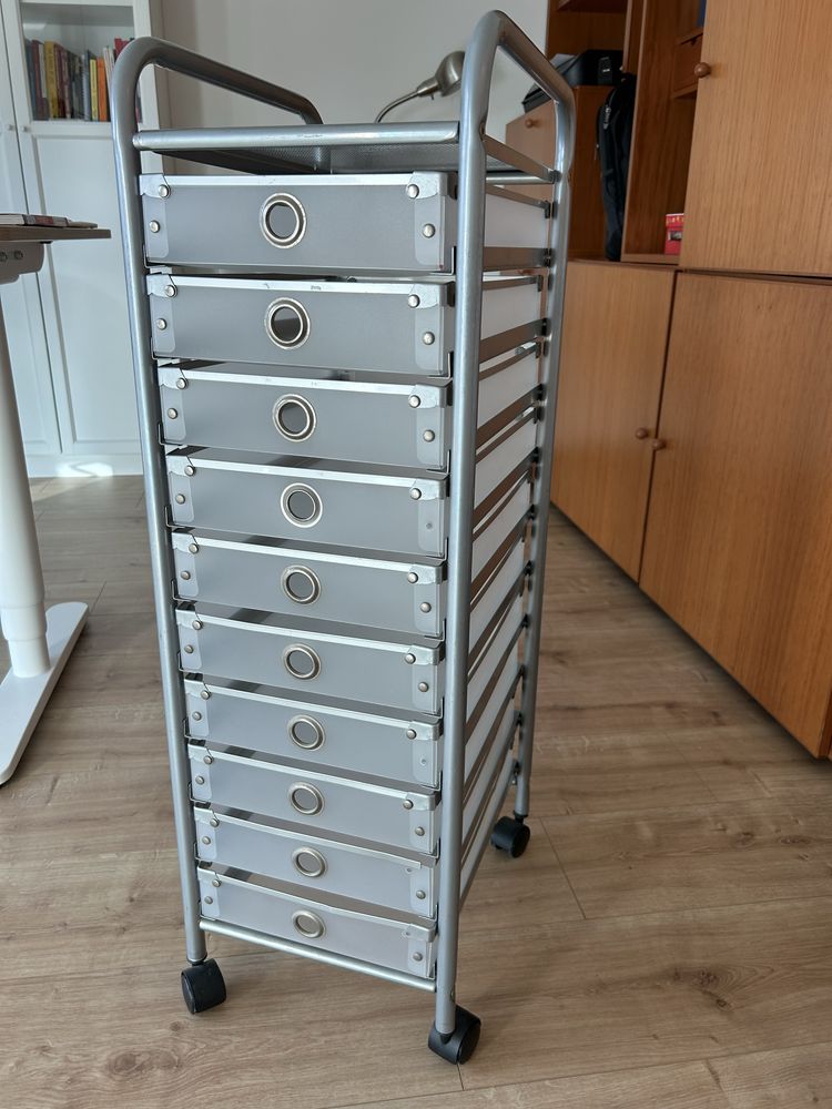 Arquivador vertical com gavetas