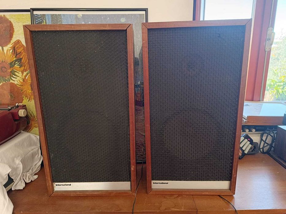 Giradiscos vintage, marca International, totalmente revisto