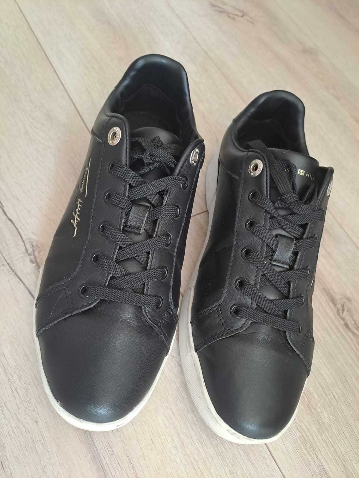 Sneakersy Tommy Hilfiger 40