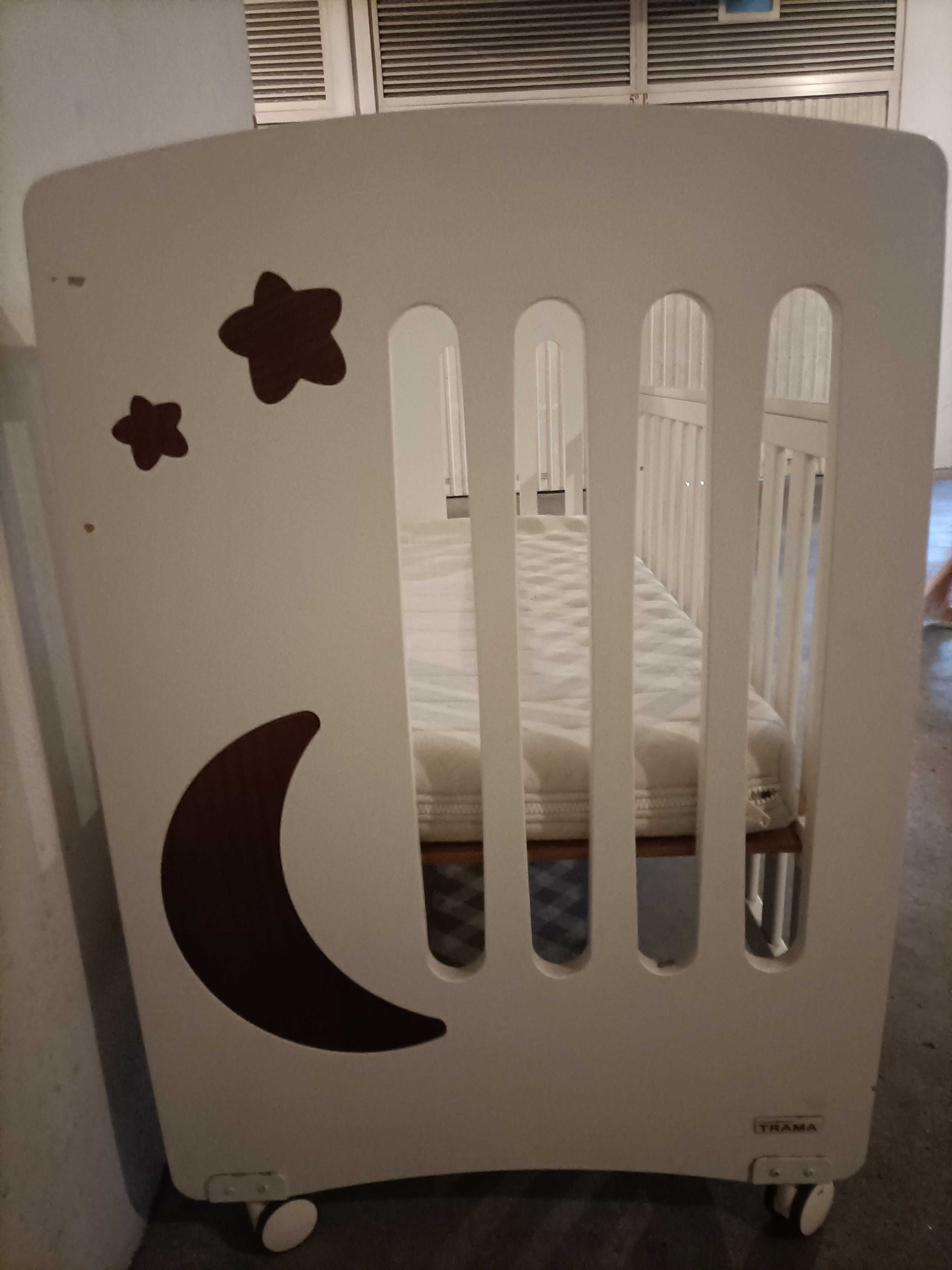 Cama de bebé Trama